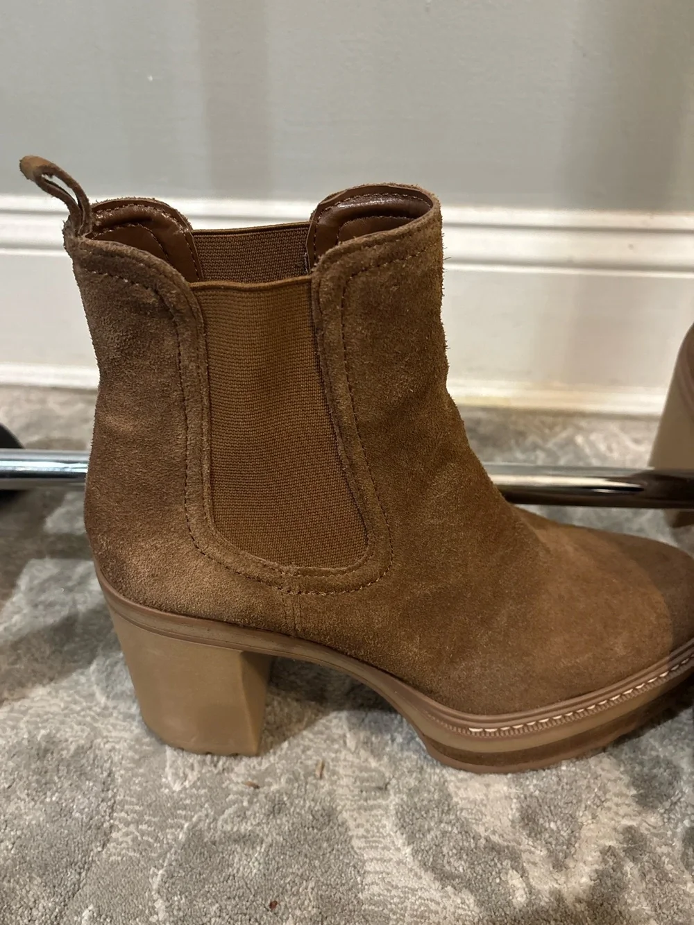 Steve Madden tan suede